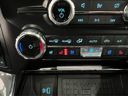 Used 2023 Ford F150 Lariat w/ Equipment Group 502A High image 34