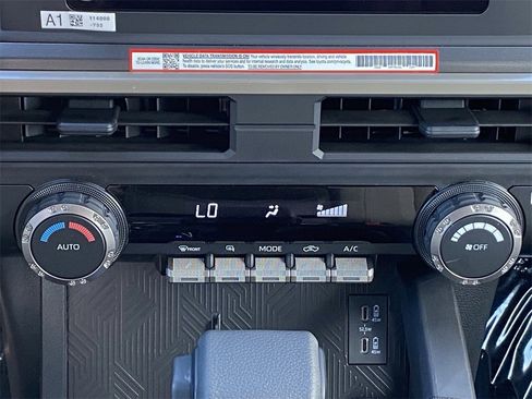 Certified 2026 Toyota Tacoma TRD Off-Road image 28