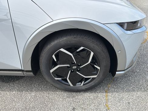 Certified 2024 Hyundai Ioniq 5 Limited RWD image 13