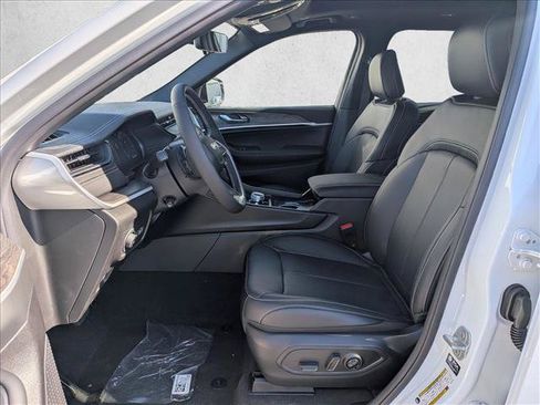New 2026 Jeep Grand Cherokee L Limited AWD/4WD image 4