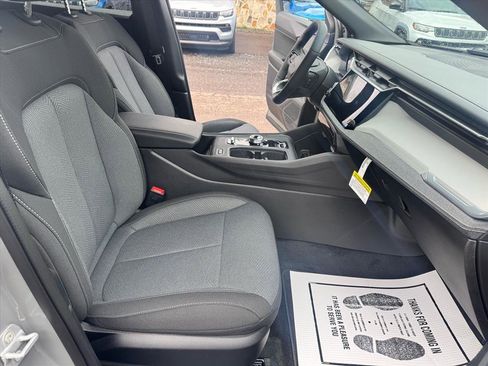 Used 2026 Jeep Cherokee Limited image 22