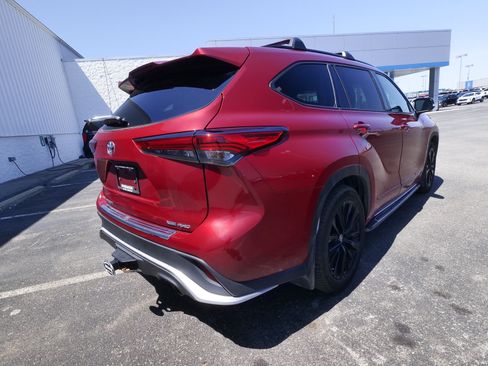 Used 2023 Toyota Highlander XSE AWD/4WD image 6