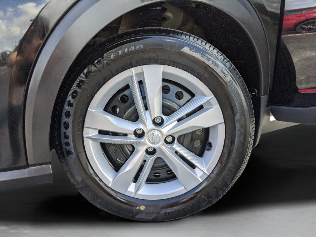 Certified 2025 Nissan Kicks Play S FWD image 15