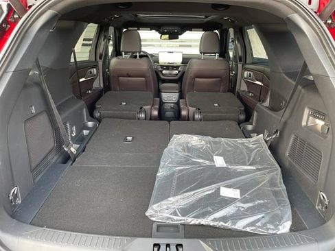 New 2026 Ford Explorer Platinum w/ LUX Leather Package AWD/4WD image 24