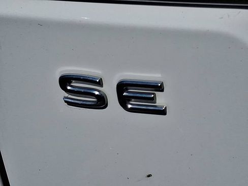 Used 2024 Volkswagen Atlas SE AWD/4WD image 9