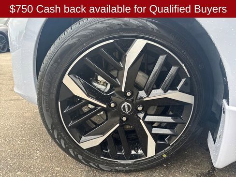 New 2025 Nissan Versa SR w/ Trunk Package image 30