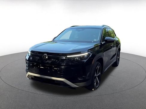 Used 2026 Volkswagen Tiguan SE AWD/4WD image 8