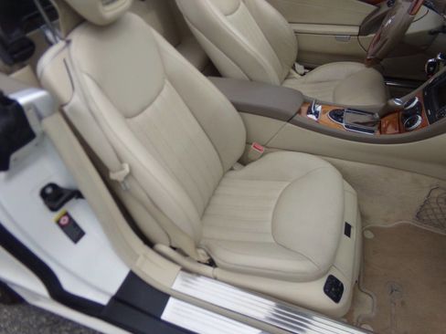 Used 2009 Mercedes-Benz SL 550 image 48