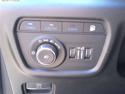 Used 2024 Jeep Grand Cherokee Limited 4xe AWD/4WD image 16