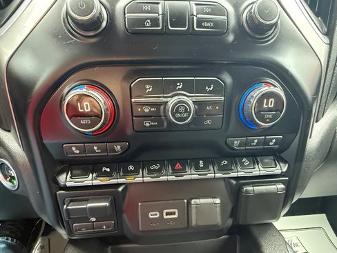 Used 2019 Chevrolet Silverado 1500 LTZ image 21