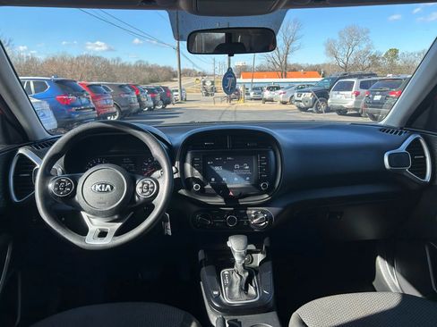 Used 2020 Kia Soul LX image 30