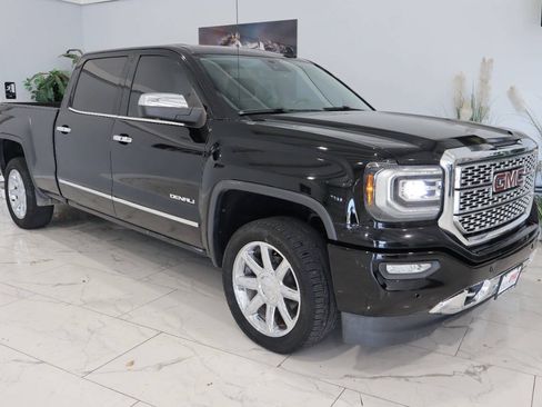 Used 2018 GMC Sierra 1500 Denali w/ Denali Ultimate Package AWD/4WD image 1