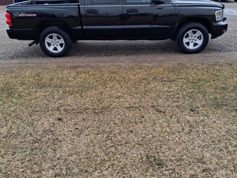 Used 2011 Dodge Dakota Big Horn image 3