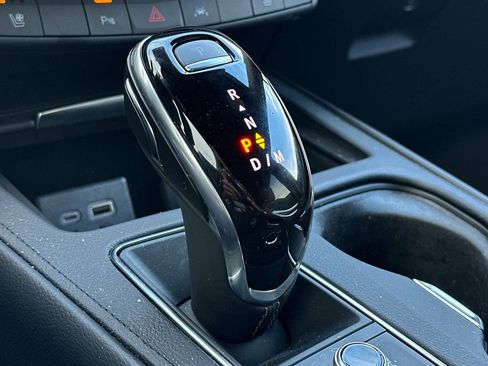 Used 2024 Cadillac XT4 Premium Luxury image 30