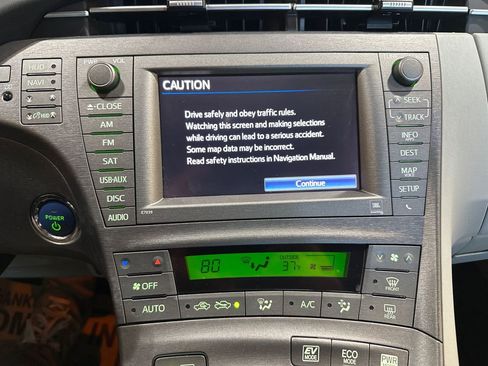 Used 2013 Toyota Prius Four w/ Deluxe Solar Roof Pkg image 9