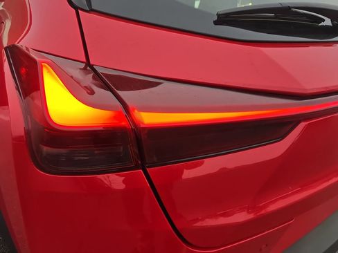 Used 2019 Lexus UX 250h image 36