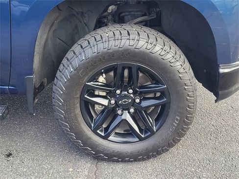 Used 2021 Chevrolet Silverado 1500 LT Trail Boss w/ Convenience Package II image 6