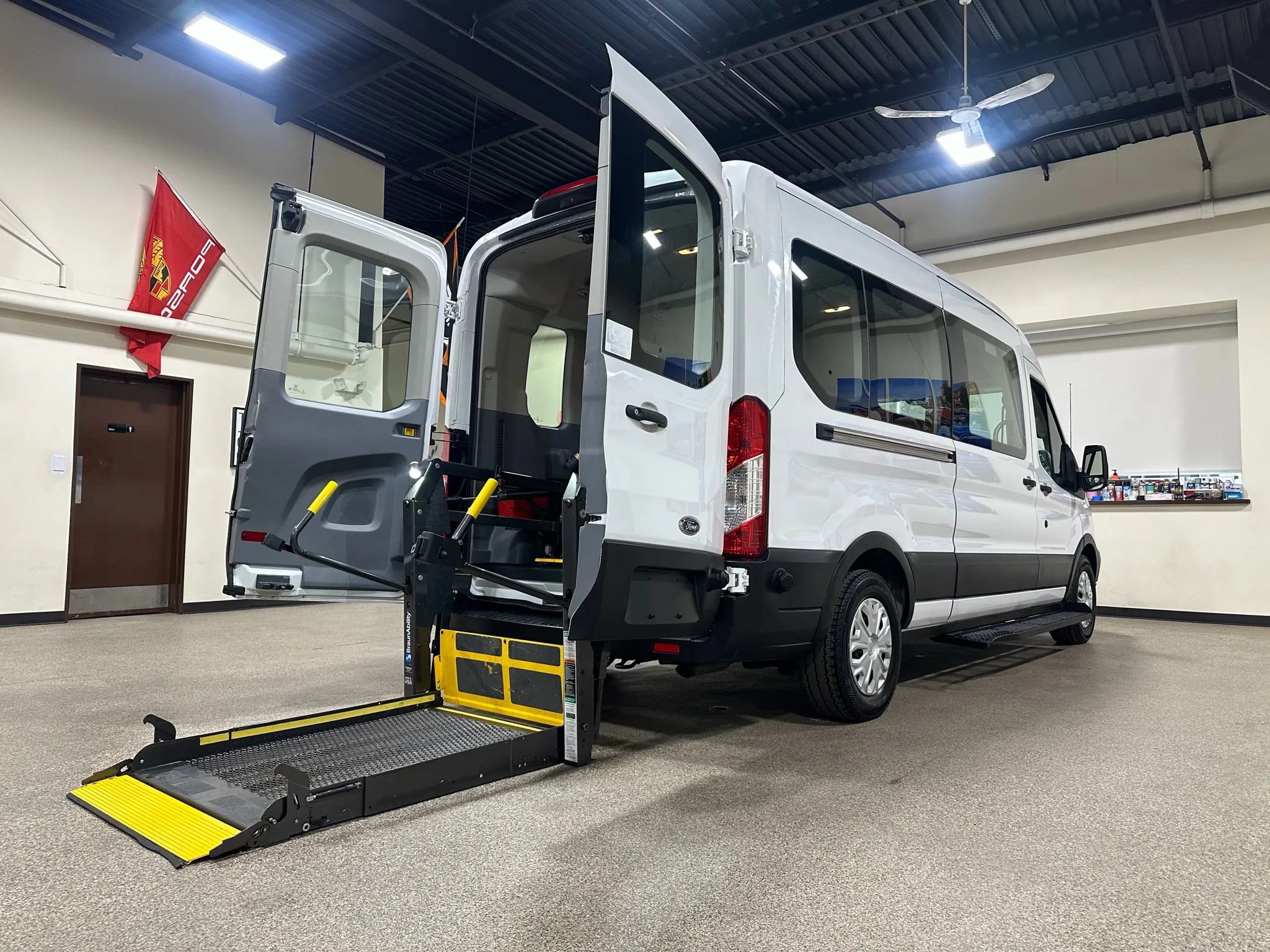 Used 2019 Ford Transit 350 XL RWD image 42
