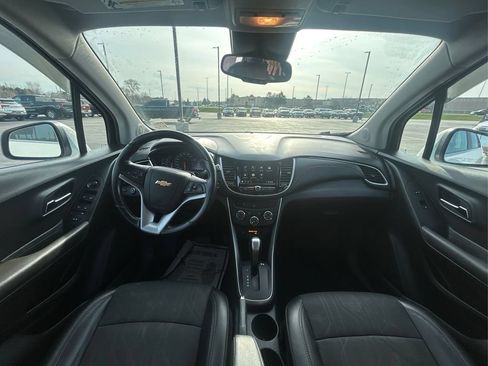 Used 2019 Chevrolet Trax LT w/ LT Convenience Package AWD/4WD image 24