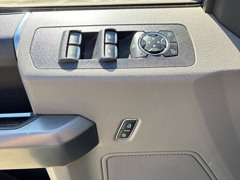 Used 2018 Ford F150 XLT w/ Trailer Tow Package image 17