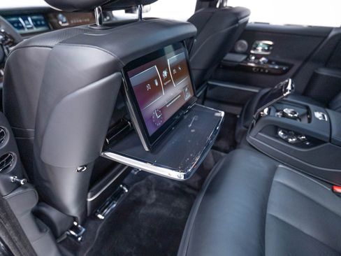 Used 2024 Rolls-Royce Phantom Sedan w/ The Phantom Package RWD image 31