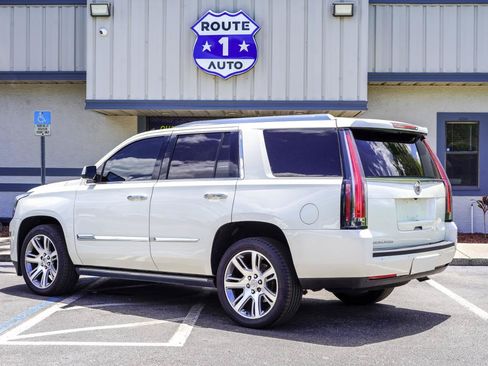 Used 2015 Cadillac Escalade Premium AWD/4WD image 3