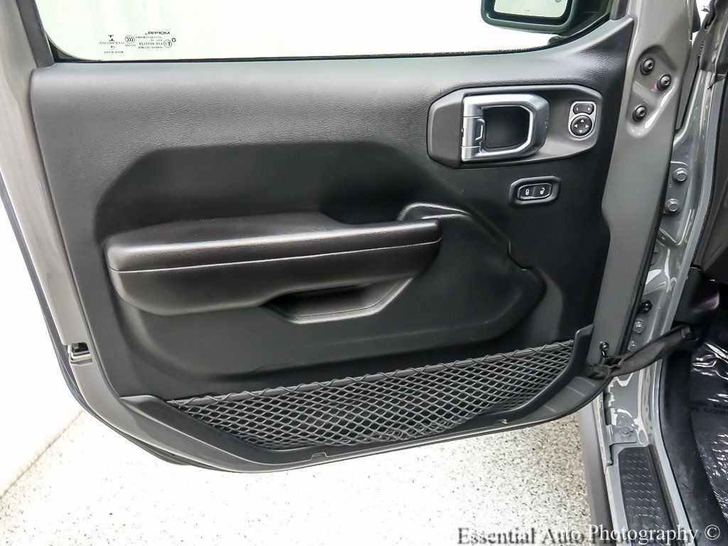 Used 2018 Jeep Wrangler Unlimited Rubicon AWD/4WD image 19