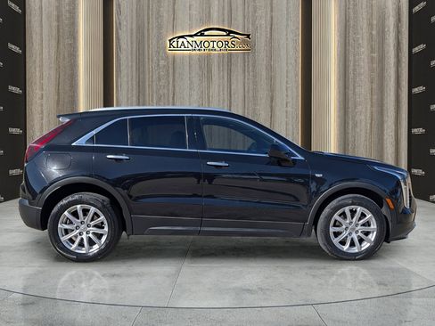 Used 2023 Cadillac XT4 Luxury w/ Cold Weather Package image 8
