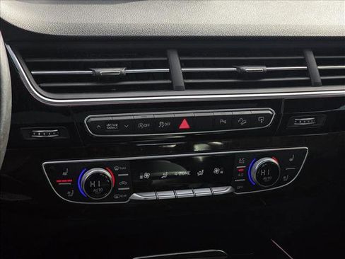 Used 2017 Audi Q7 3.0T Prestige w/ Prestige Package image 23