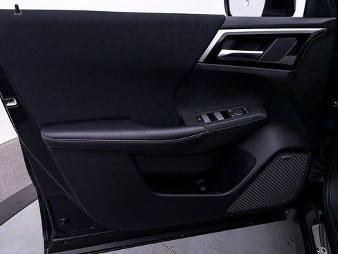 New 2025 Mitsubishi Outlander ES image 9