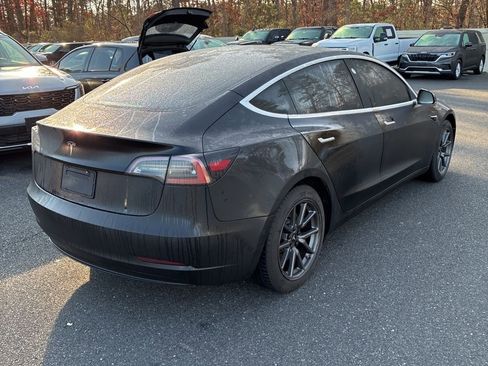 Used 2019 Tesla Model 3 Standard Range Plus image 3