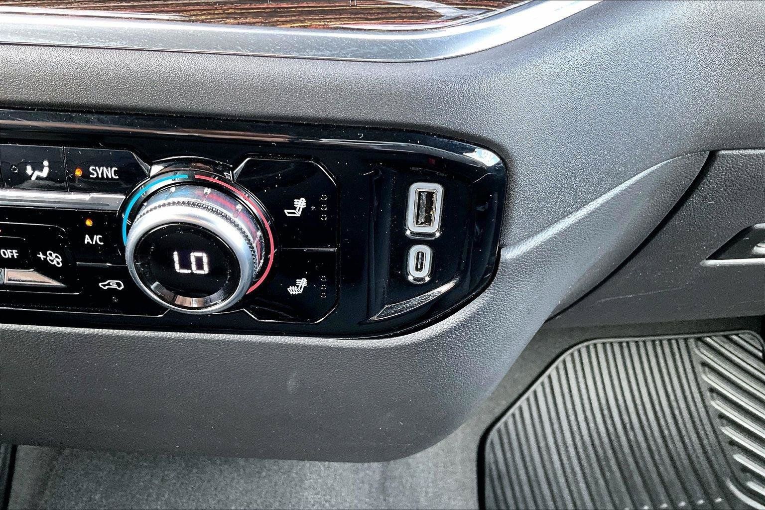 Used 2024 GMC Sierra 1500 Elevation AWD/4WD image 32