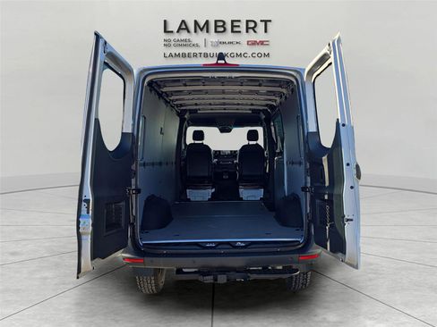 Used 2024 Mercedes-Benz Sprinter 2500 image 13