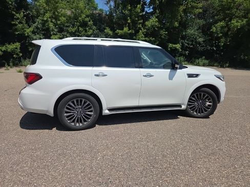 Used 2022 INFINITI QX80 Premium Select w/ All-Season Package AWD/4WD image 16