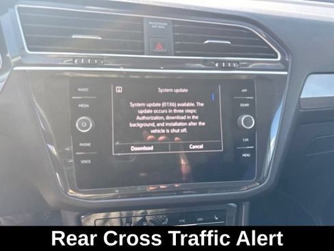 Used 2024 Volkswagen Tiguan SE AWD/4WD image 20