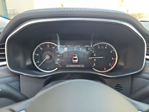 Used 2022 Jaguar XF SE RWD image 22