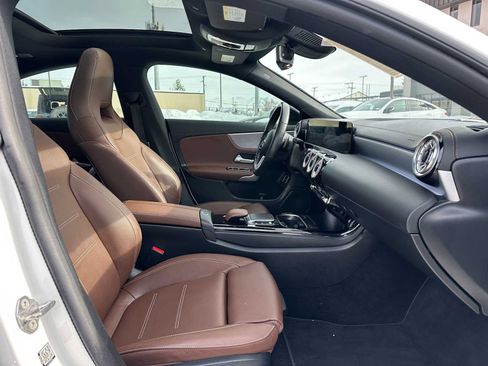 Used 2022 Mercedes-Benz CLA 250 4MATIC image 10
