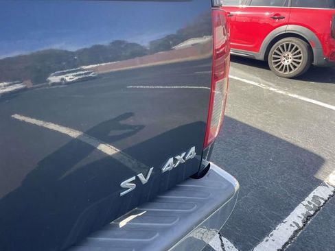 Used 2019 Nissan Frontier SV image 9