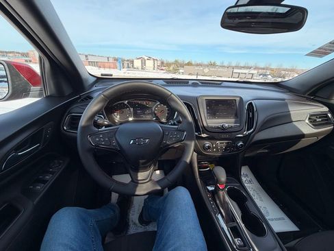 Used 2023 Chevrolet Equinox RS image 9