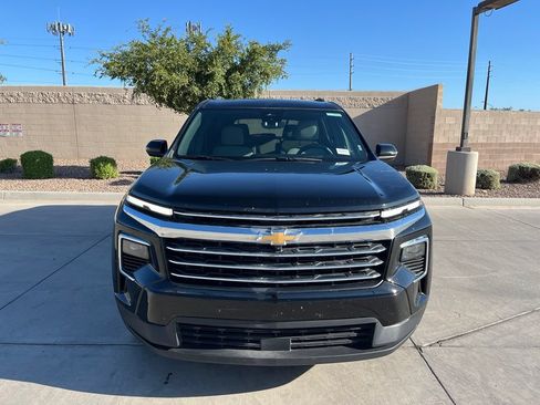 Used 2026 Chevrolet Traverse LT w/ Driver Confidence Package FWD image 3