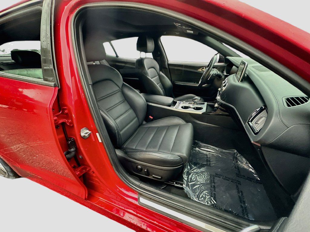 Used 2018 Kia Stinger GT2 RWD image 29