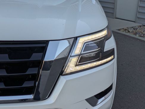 Used 2023 Nissan Armada Platinum w/ Cargo Package image 9