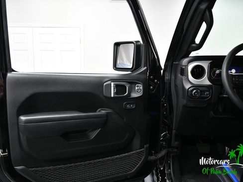 Used 2024 Jeep Wrangler Unlimited Sport AWD/4WD image 35