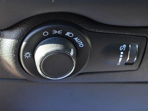 Used 2025 Dodge Durango GT image 27