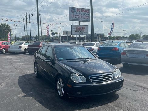 Used 2007 Mercedes-Benz C 230 Sedan image 2