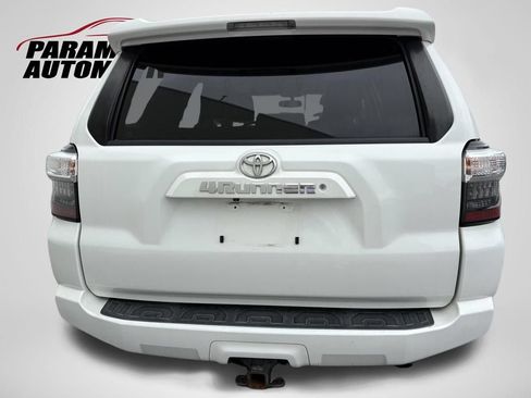 Used 2018 Toyota 4Runner SR5 Premium RWD image 4