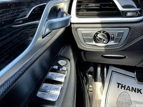 Used 2020 BMW 740i w/ M Sport Package RWD image 15