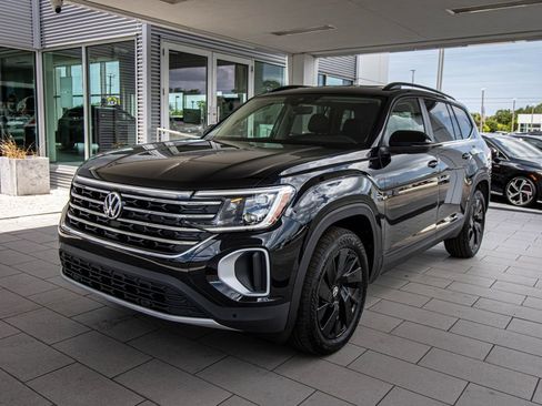 New 2026 Volkswagen Atlas SE FWD image 12