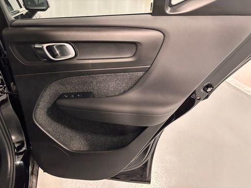 Certified 2025 Volvo XC40 B5 Plus image 29