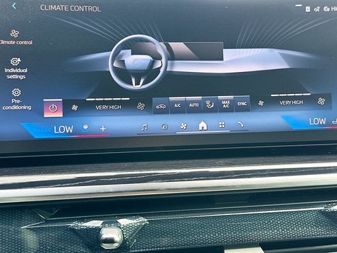 New 2026 BMW X5 sDrive40i w/ Executive Package RWD image 13